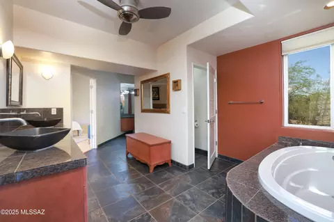 Bath - 6655 E Circulo Invierno, Tucson, AZ 85750 photo 2 of 5
