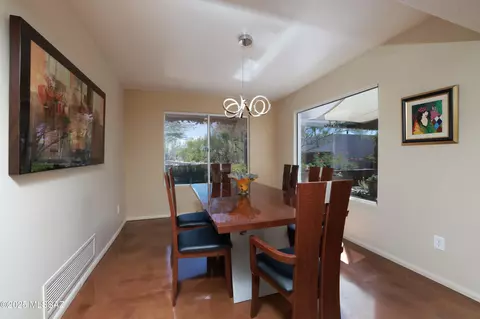 Dining - 6655 E Circulo Invierno, Tucson, AZ 85750 photo 2 of 2