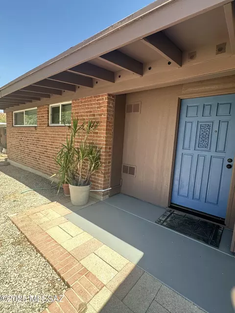 7433 E 18th St, Tucson, AZ 85710