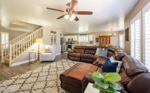 Living - 8525 E Ramona Madera Ln, Tucson, AZ 85747 photo 2 of 3