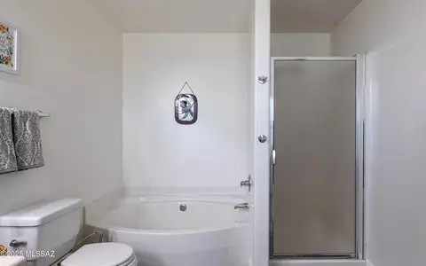 Bath - 8525 E Ramona Madera Ln, Tucson, AZ 85747 photo 4 of 4