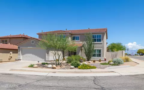 8525 E Ramona Madera Ln, Tucson, AZ 85747