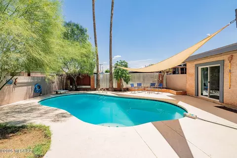 6211 Eli St, Tucson, AZ 85711 photo 2