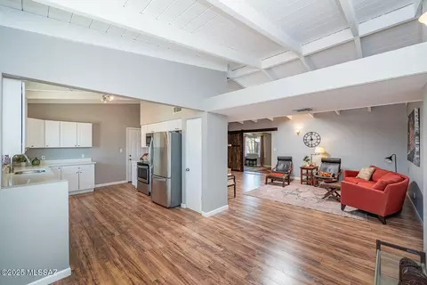 6211 Eli St, Tucson, AZ 85711 photo 3
