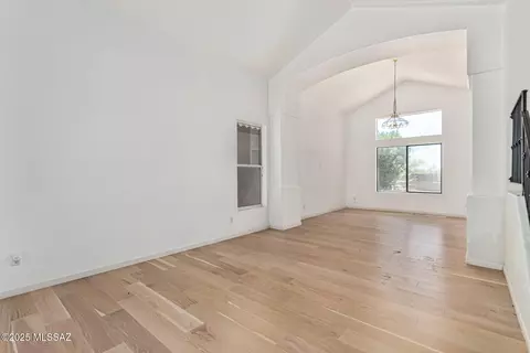 8910 E Autumn Sage St, Tucson, AZ 85747 photo 4