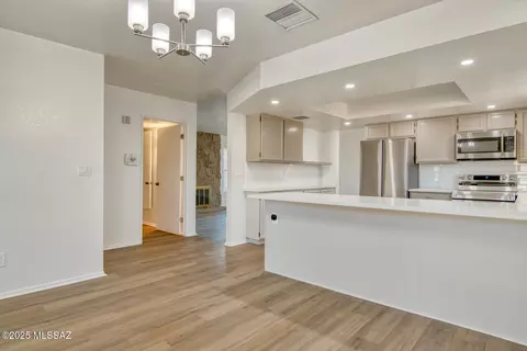4642 N Edgebrooke Pl, Tucson, AZ 85705