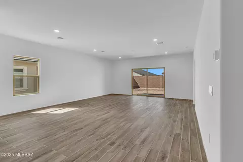 Living - 12192 E Morris Carson Dr, Vail, AZ 85641 photo 1 of 2