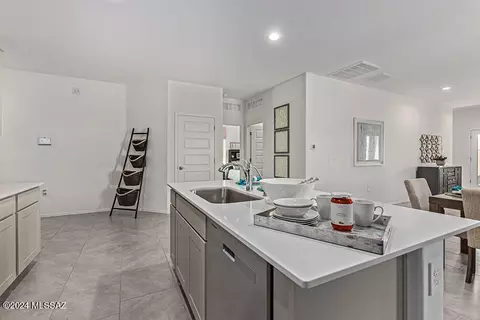 Kitchen - 3930 E Market St, Tucson, AZ 85706 photo 5 of 7