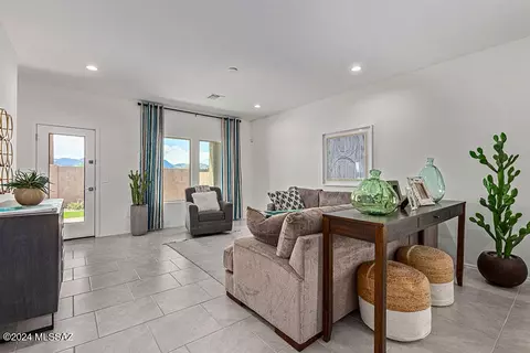 Living - 3930 E Market St, Tucson, AZ 85706 photo 1 of 2