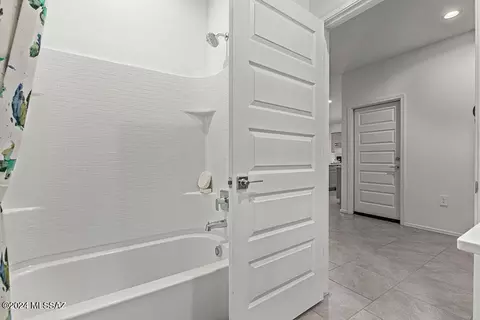 Bath - 3930 E Market St, Tucson, AZ 85706 photo 3 of 3