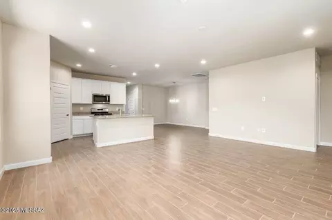 1083 S Chatfield Ave, Vail, AZ 85641 photo 9