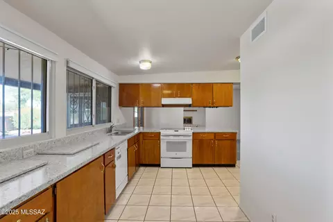 Kitchen - 7457 E 45th St, Tucson, AZ 85730 photo 1 of 4