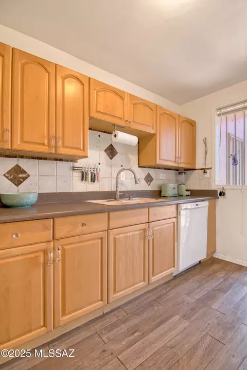 Kitchen - 2913 E 17th St, Tucson, AZ 85716 photo 1 of 5