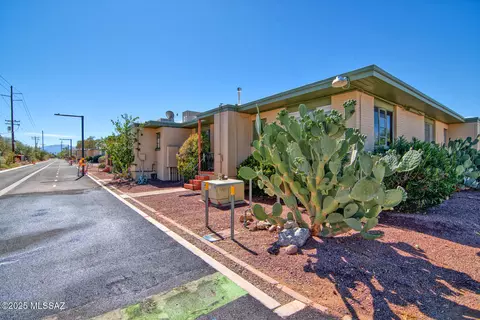 Exterior - 2913 E 17th St, Tucson, AZ 85716 photo 6 of 7