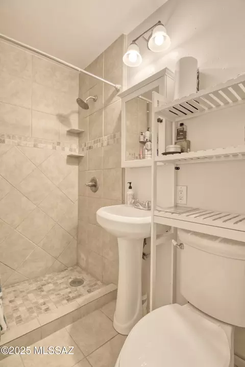 Bath - 2913 E 17th St, Tucson, AZ 85716 photo 1 of 2