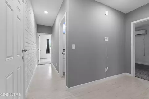 Entry Way - 456 W Utah St, Tucson, AZ 85706 photo 4 of 4