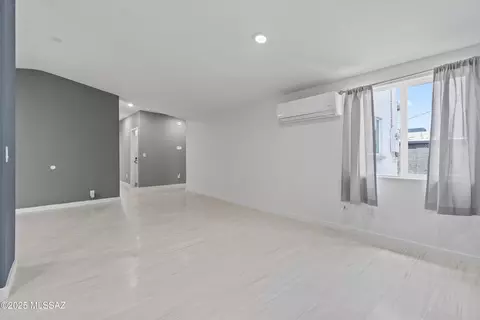 Living - 456 W Utah St, Tucson, AZ 85706 photo 3 of 3