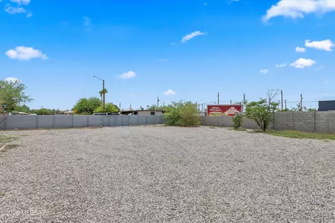 Exterior - 456 W Utah St, Tucson, AZ 85706 photo 6 of 6