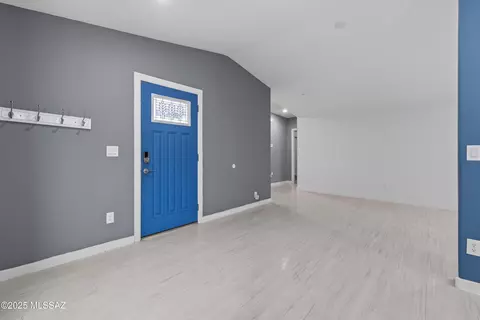 Entry Way - 456 W Utah St, Tucson, AZ 85706 photo 2 of 4