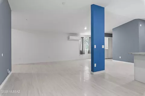 Living - 456 W Utah St, Tucson, AZ 85706 photo 1 of 3