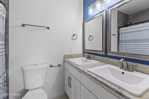 Bath - 456 W Utah St, Tucson, AZ 85706 photo 1 of 3
