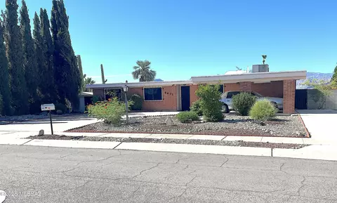 8601 E Mabel Pl, Tucson, AZ 85715