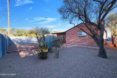 Exterior - 1646 E Copper St, Tucson, AZ 85719 photo 2 of 10