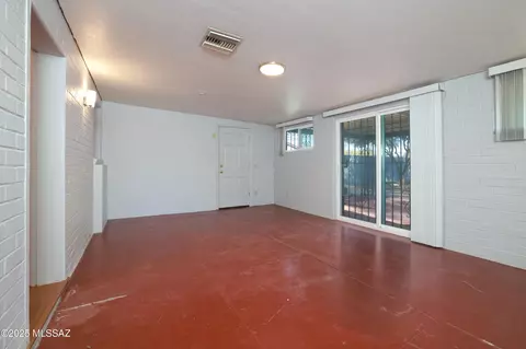 Living - 1646 E Copper St, Tucson, AZ 85719 photo 6 of 7