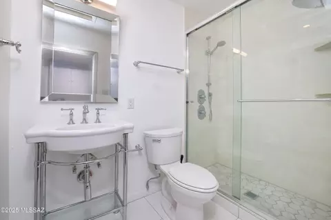 Bath - 1646 E Copper St, Tucson, AZ 85719 photo 1 of 1