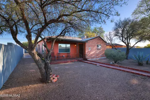 Exterior - 1646 E Copper St, Tucson, AZ 85719 photo 3 of 10