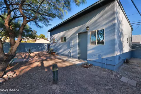 Exterior - 1646 E Copper St, Tucson, AZ 85719 photo 9 of 10