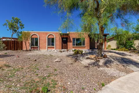 1750 S San Juan Pl, Tucson, AZ 85713