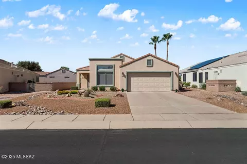 551 W Links Ln, Green Valley, AZ 85614
