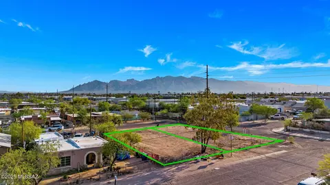714 W Calle Adelanto #2, Tucson, AZ 85709