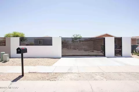 735 W Lightstar Cir, Tucson, AZ 85756