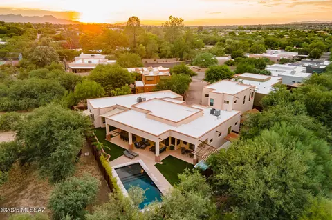 2920 N Old Fort Lowell Ct, Tucson, AZ 85712