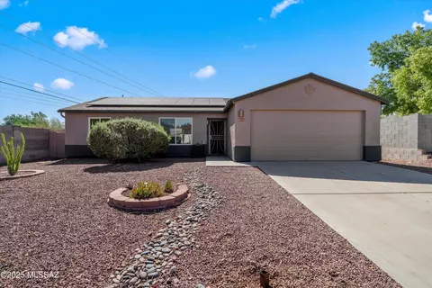 8774 N New Moon Pl, Tucson, AZ 85743