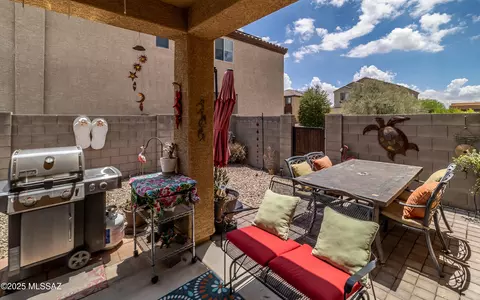 Exterior - 6401 E Boldin Dr, Tucson, AZ 85756 photo 4 of 7