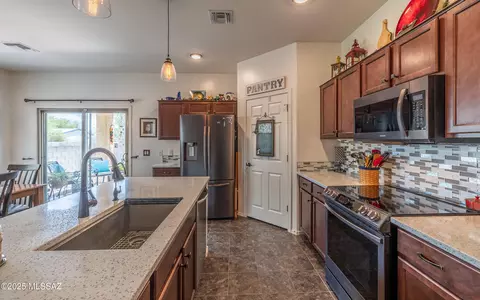 Kitchen - 6401 E Boldin Dr, Tucson, AZ 85756 photo 1 of 3