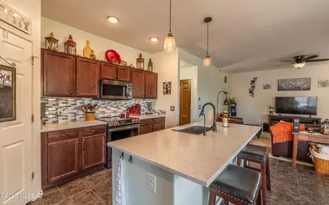 Kitchen - 6401 E Boldin Dr, Tucson, AZ 85756 photo 3 of 3