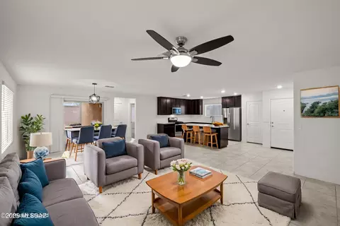884 W Calle Sucre, Sahuarita, AZ 85629