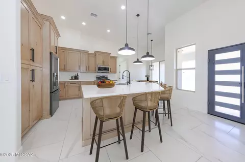 7182 W Irvington Rd, Tucson, AZ 85735