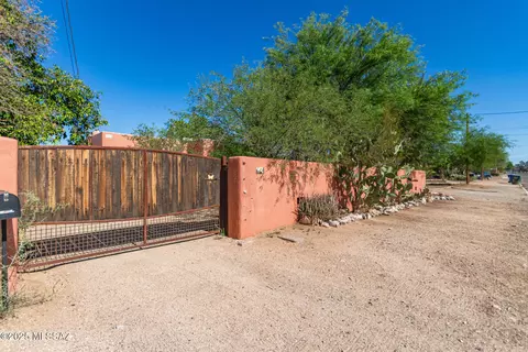 1320 N Winstel Blvd, Tucson, AZ 85716