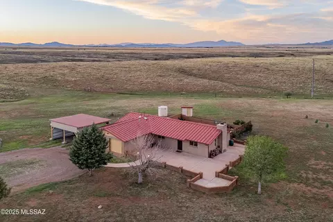 38 Longview Loop Rd, Elgin, AZ 85611