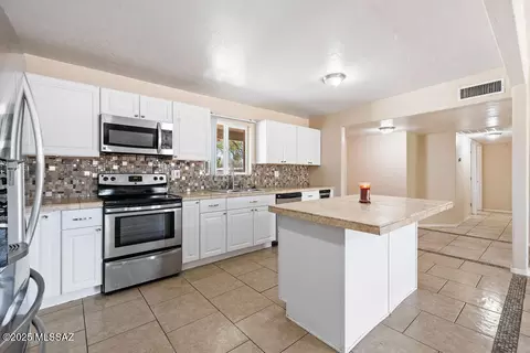 7352 E Tamara Dr, Tucson, AZ 85730 photo 11