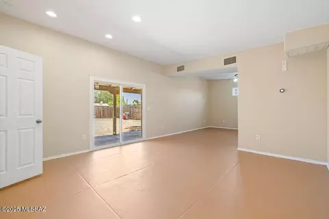 7352 E Tamara Dr, Tucson, AZ 85730 photo 4