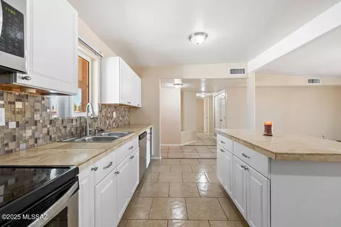 7352 E Tamara Dr, Tucson, AZ 85730 photo 12