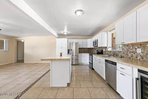 7352 E Tamara Dr, Tucson, AZ 85730 photo 9