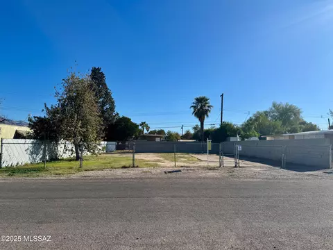 4716 N Camino Feliz, Tucson, AZ 85705