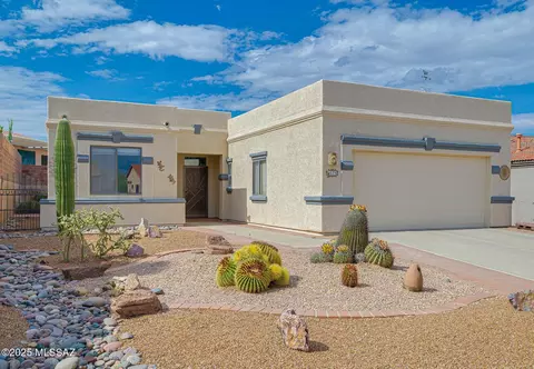 878 W Ashworth Rd, Green Valley, AZ 85614